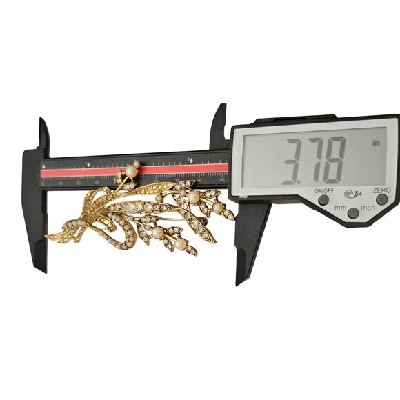 Richelieu Gold Tone Faux Pearl Leaf Rhinestone Stem Leaf Ribbon Brooch C627 - Picture 5 of 6